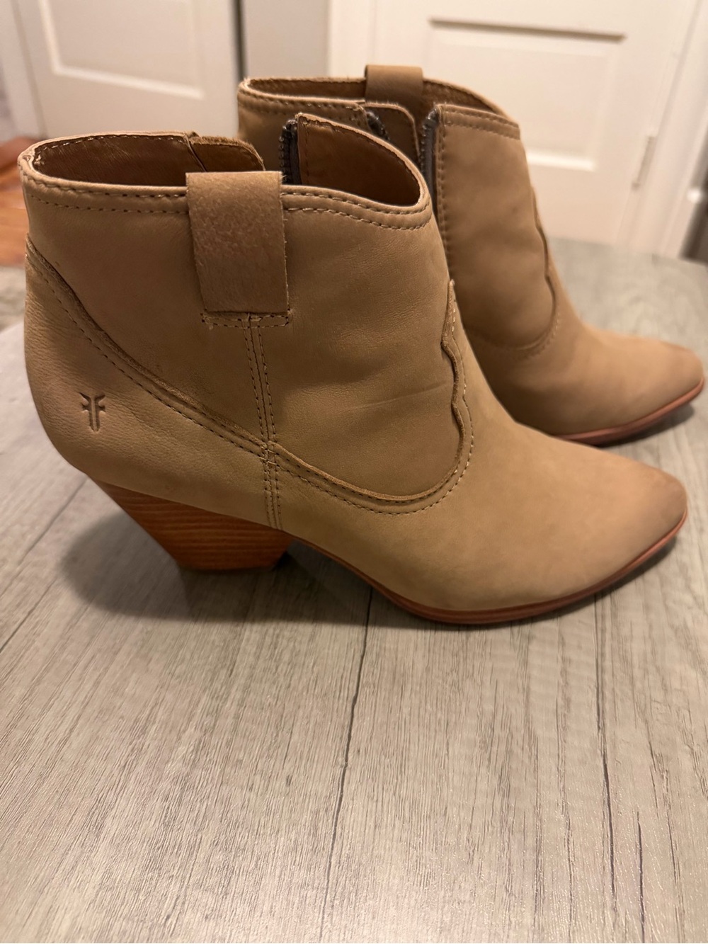 Frye Women’s Taupe Pointed Toe Western Ankle Booties - Picture 2 of 4
